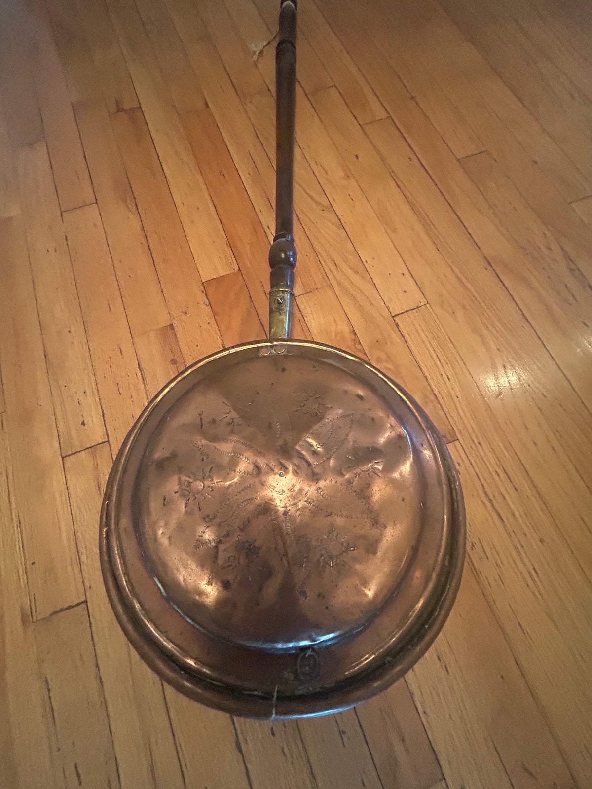 Victorian Hearthside Charm: Antique Hand-Hammered Copper Bed Warmer